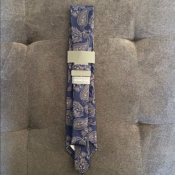 Michael Kors Paisley Silk Tie - Picture 3 of 5
